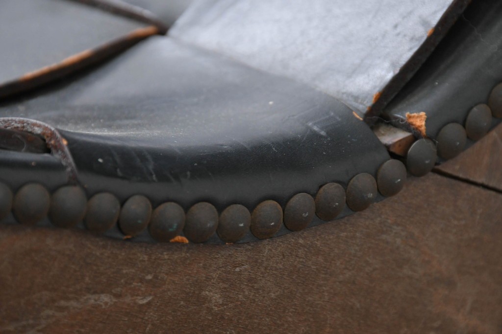 スペインヴィンテージ　Pierre Lottier(ピエール・ロティエ)　本革を格子状に編み込んだスリッパチェア　(R-086850)