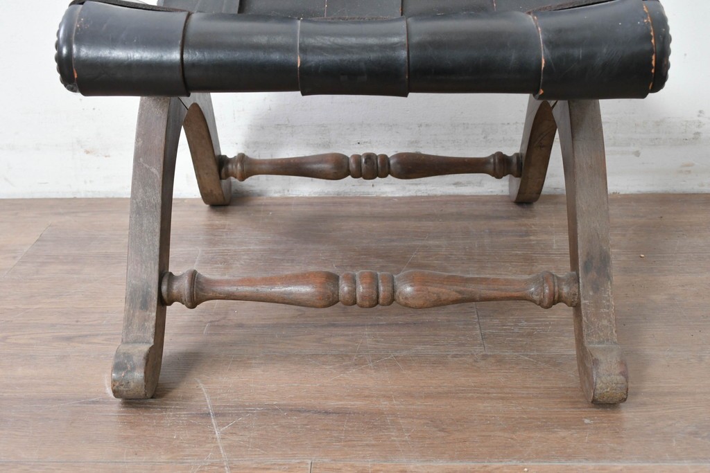 スペインヴィンテージ　Pierre Lottier(ピエール・ロティエ)　本革を格子状に編み込んだスリッパチェア　(R-086850)