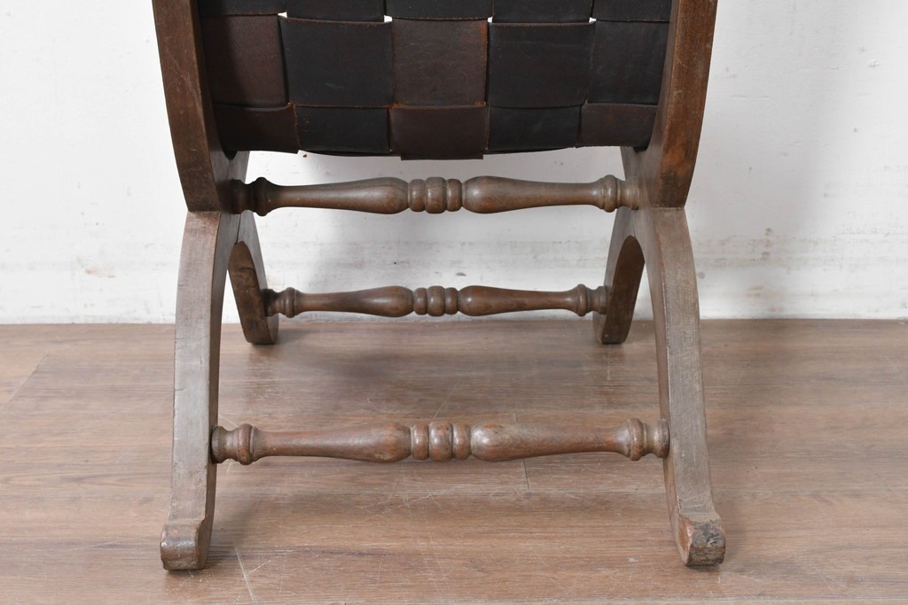 スペインヴィンテージ　Pierre Lottier(ピエール・ロティエ)　本革を格子状に編み込んだスリッパチェア　(R-086850)