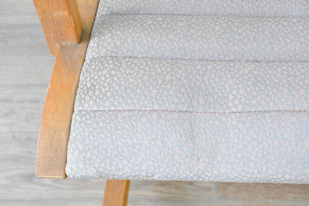 中古　天童木工(Tendo)　ヘロン(HERON)シリーズ　継ぎ目のないサイドフレームが特徴のロッキングチェアとオットマンのセット　(R-086851)