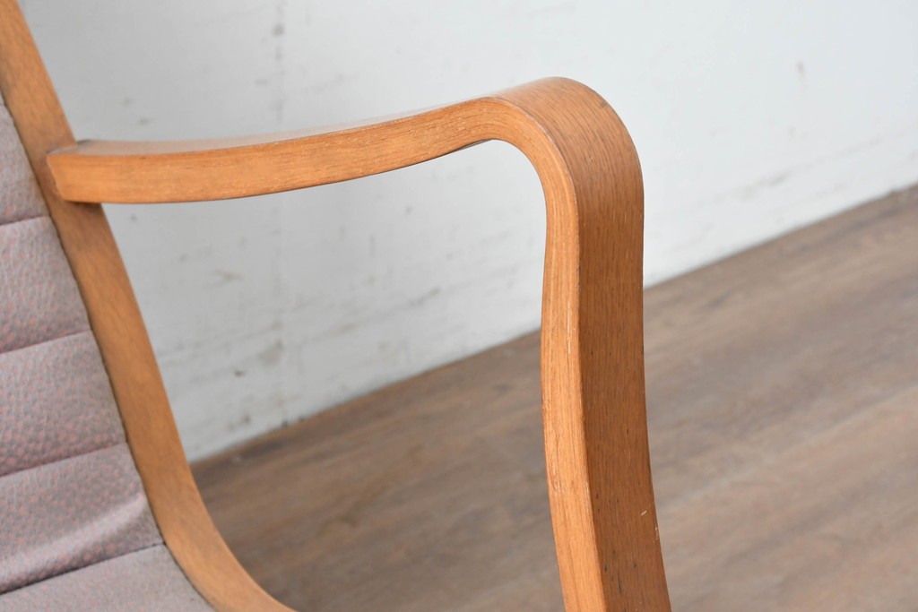 中古　天童木工(Tendo)　ヘロン(HERON)シリーズ　継ぎ目のないサイドフレームが特徴のロッキングチェアとオットマンのセット　(R-086851)