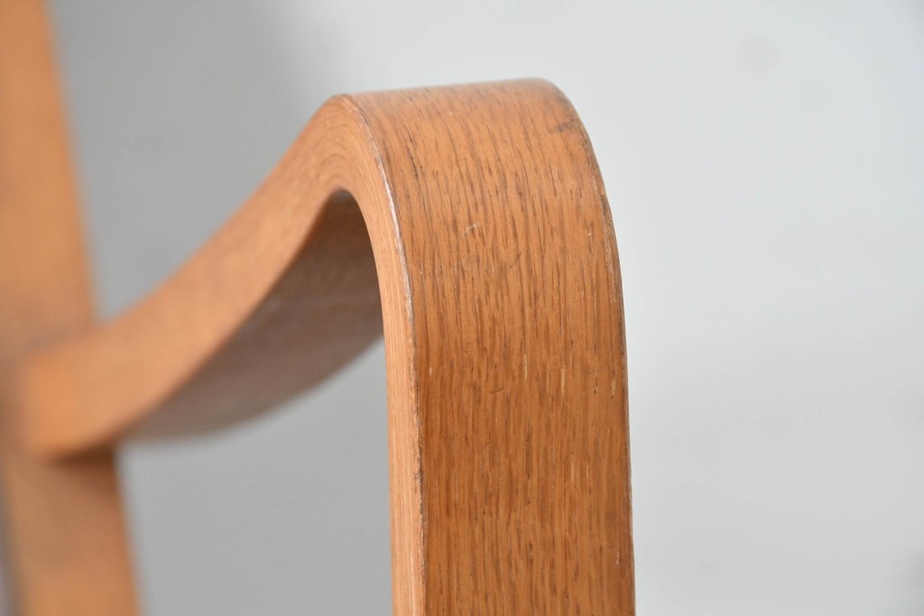 中古　天童木工(Tendo)　ヘロン(HERON)シリーズ　継ぎ目のないサイドフレームが特徴のロッキングチェアとオットマンのセット　(R-086851)