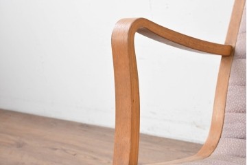 中古　天童木工(Tendo)　ヘロン(HERON)シリーズ　継ぎ目のないサイドフレームが特徴のロッキングチェアとオットマンのセット　(R-086851)