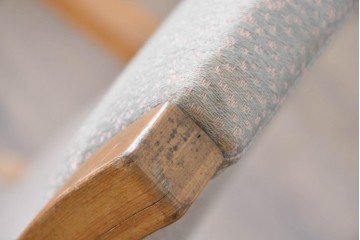 中古　天童木工(Tendo)　ヘロン(HERON)シリーズ　継ぎ目のないサイドフレームが特徴のロッキングチェアとオットマンのセット　(R-086851)