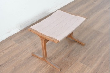 中古　天童木工(Tendo)　ヘロン(HERON)シリーズ　継ぎ目のないサイドフレームが特徴のロッキングチェアとオットマンのセット　(R-086851)