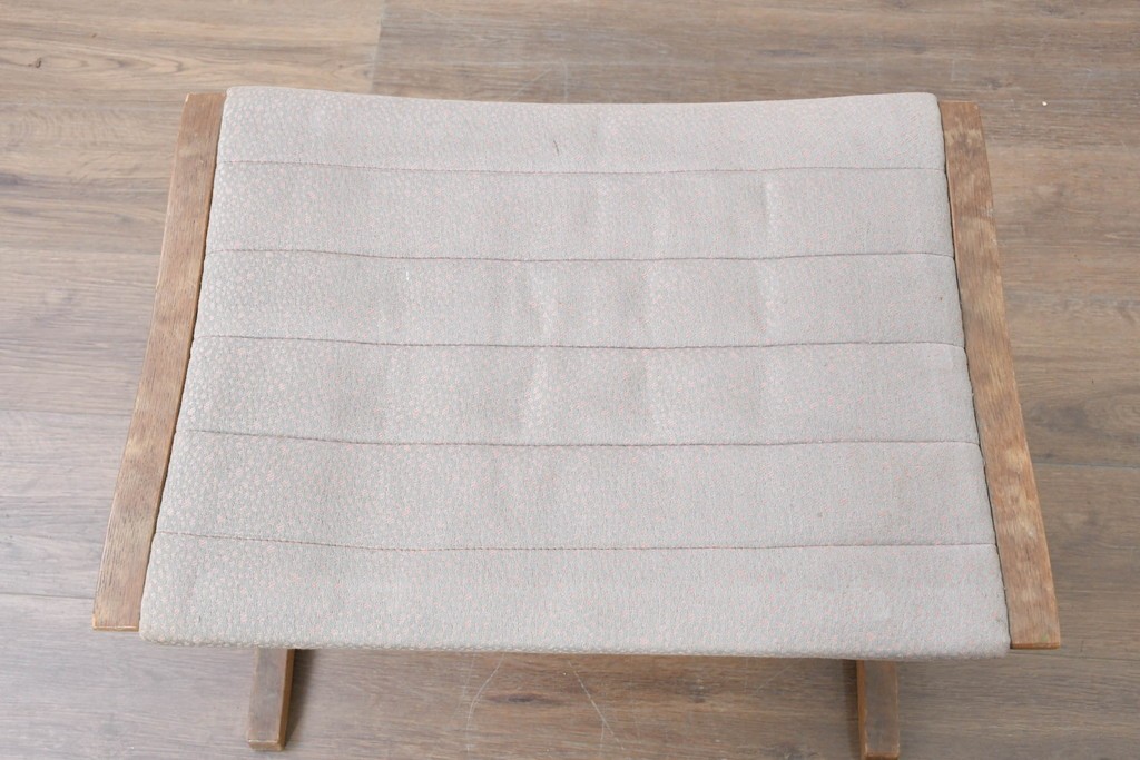 中古　天童木工(Tendo)　ヘロン(HERON)シリーズ　継ぎ目のないサイドフレームが特徴のロッキングチェアとオットマンのセット　(R-086851)