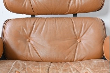 【ジャンク品】　アメリカヴィンテージ　Hermanmiller(ハーマンミラー社)　ローズウッド材　本革シートのイームズラウンジチェア&オットマンのセット　定価約113万円　(R-086852)