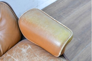 【ジャンク品】　アメリカヴィンテージ　Hermanmiller(ハーマンミラー社)　ローズウッド材　本革シートのイームズラウンジチェア&オットマンのセット　定価約113万円　(R-086852)