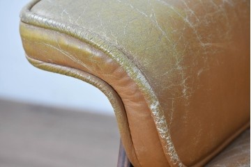 【ジャンク品】　アメリカヴィンテージ　Hermanmiller(ハーマンミラー社)　ローズウッド材　本革シートのイームズラウンジチェア&オットマンのセット　定価約113万円　(R-086852)