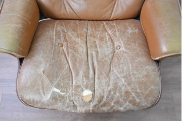 【ジャンク品】　アメリカヴィンテージ　Hermanmiller(ハーマンミラー社)　ローズウッド材　本革シートのイームズラウンジチェア&オットマンのセット　定価約113万円　(R-086852)