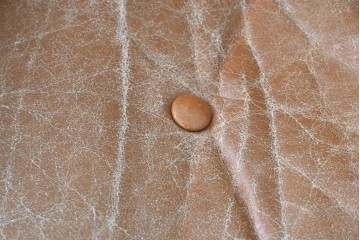 【ジャンク品】　アメリカヴィンテージ　Hermanmiller(ハーマンミラー社)　ローズウッド材　本革シートのイームズラウンジチェア&オットマンのセット　定価約113万円　(R-086852)