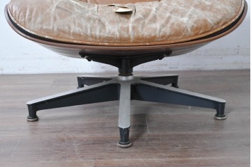 【ジャンク品】　アメリカヴィンテージ　Hermanmiller(ハーマンミラー社)　ローズウッド材　本革シートのイームズラウンジチェア&オットマンのセット　定価約113万円　(R-086852)