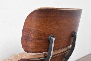 【ジャンク品】　アメリカヴィンテージ　Hermanmiller(ハーマンミラー社)　ローズウッド材　本革シートのイームズラウンジチェア&オットマンのセット　定価約113万円　(R-086852)