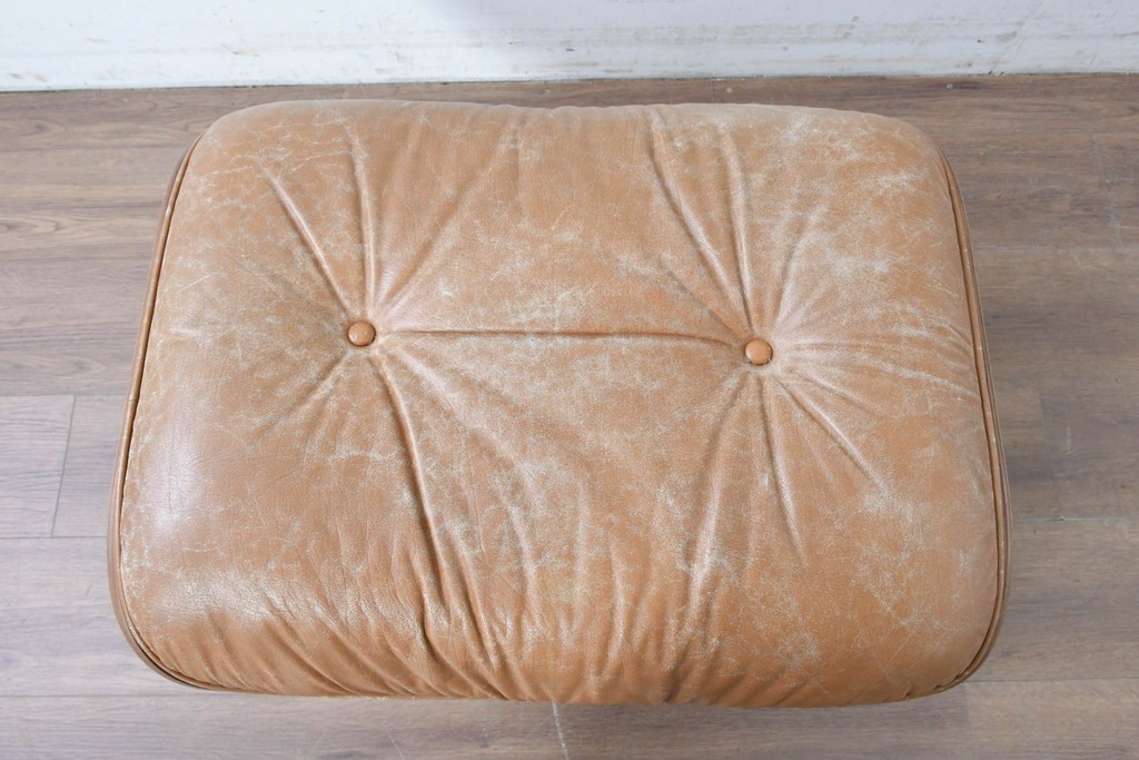 【ジャンク品】　アメリカヴィンテージ　Hermanmiller(ハーマンミラー社)　ローズウッド材　本革シートのイームズラウンジチェア&オットマンのセット　定価約113万円　(R-086852)