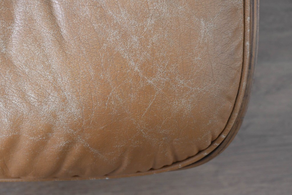 【ジャンク品】　アメリカヴィンテージ　Hermanmiller(ハーマンミラー社)　ローズウッド材　本革シートのイームズラウンジチェア&オットマンのセット　定価約113万円　(R-086852)