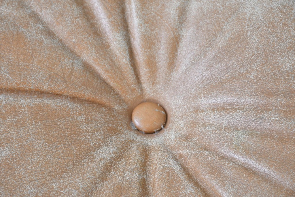 【ジャンク品】　アメリカヴィンテージ　Hermanmiller(ハーマンミラー社)　ローズウッド材　本革シートのイームズラウンジチェア&オットマンのセット　定価約113万円　(R-086852)