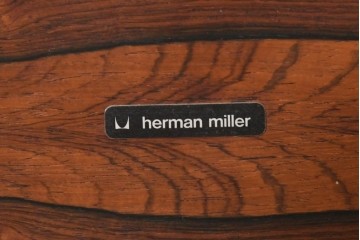 【ジャンク品】　アメリカヴィンテージ　Hermanmiller(ハーマンミラー社)　ローズウッド材　本革シートのイームズラウンジチェア&オットマンのセット　定価約113万円　(R-086852)
