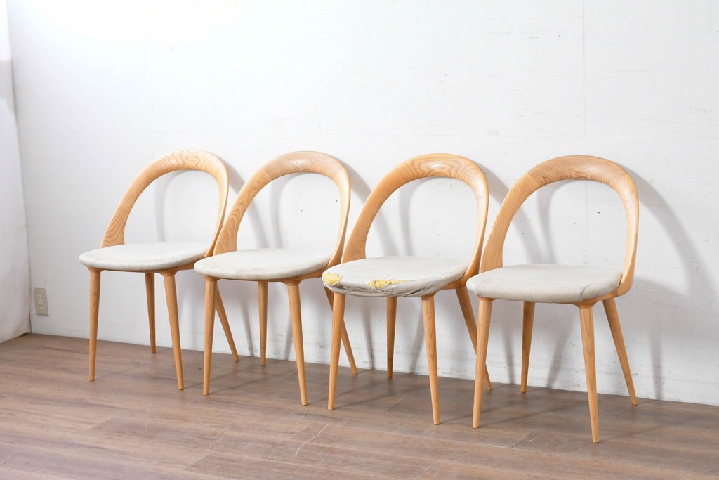 中古　イタリア製　porada(ポラダ)　Ester(エスター)シリーズ　ナチュラルアッシュ　曲線が美しいダイニングチェア4脚セット　定価(4脚合計)約137万円　(R-086854)