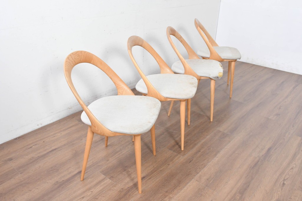 中古　イタリア製　porada(ポラダ)　Ester(エスター)シリーズ　ナチュラルアッシュ　曲線が美しいダイニングチェア4脚セット　定価(4脚合計)約137万円　(R-086854)