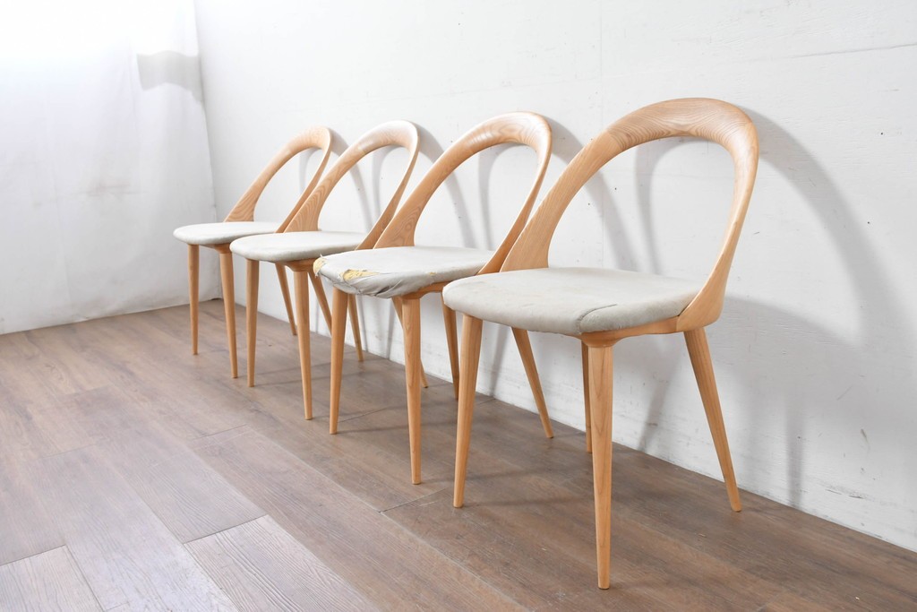 中古　イタリア製　porada(ポラダ)　Ester(エスター)シリーズ　ナチュラルアッシュ　曲線が美しいダイニングチェア4脚セット　定価(4脚合計)約137万円　(R-086854)