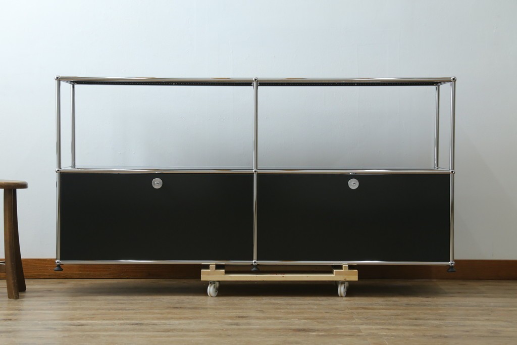 中古　スイス　USMハラー(USM Haller)　ドロップダウンドア収納付きの2段シェルフ　定価約24万円　(R-086855)