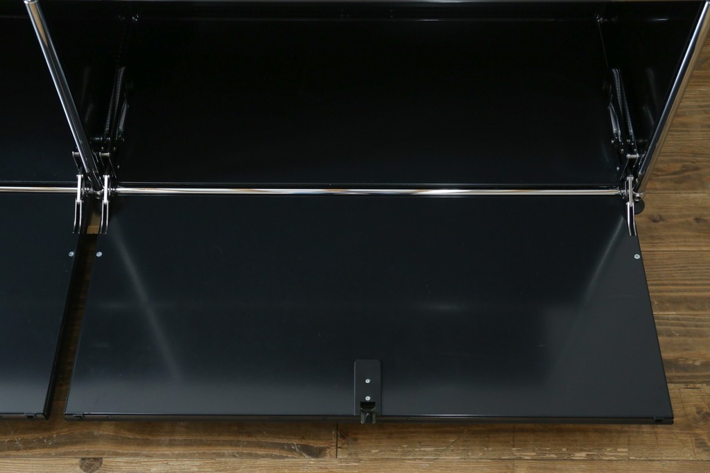 中古　スイス　USMハラー(USM Haller)　ドロップダウンドア収納付きの2段シェルフ　定価約24万円　(R-086855)