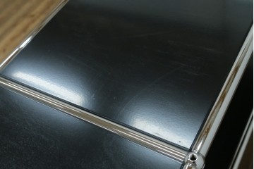 中古　スイス　USMハラー(USM Haller)　ドロップダウンドア収納付きの2段シェルフ　定価約24万円　(R-086855)