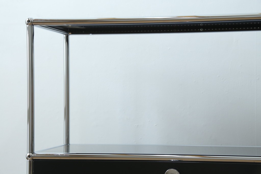 中古　スイス　USMハラー(USM Haller)　ドロップダウンドア収納付きの2段シェルフ　定価約24万円　(R-086855)