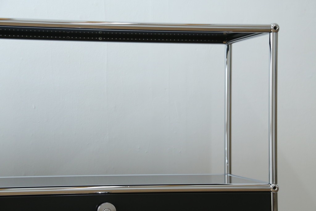 中古　スイス　USMハラー(USM Haller)　ドロップダウンドア収納付きの2段シェルフ　定価約24万円　(R-086855)