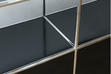 中古　スイス　USMハラー(USM Haller)　ドロップダウンドア収納付きの2段シェルフ　定価約24万円　(R-086855)