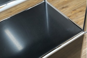 中古　スイス　USMハラー(USM Haller)　ドロップダウンドア収納付きの2段シェルフ　定価約24万円　(R-086855)