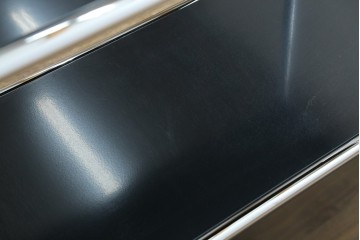 中古　スイス　USMハラー(USM Haller)　ドロップダウンドア収納付きの2段シェルフ　定価約24万円　(R-086855)