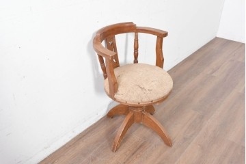 和製アンティーク　草花の透かし意匠がアクセントの回転椅子　(R-086859)