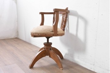 和製アンティーク　草花の透かし意匠がアクセントの回転椅子　(R-086859)