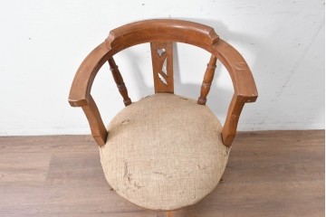 和製アンティーク　草花の透かし意匠がアクセントの回転椅子　(R-086859)