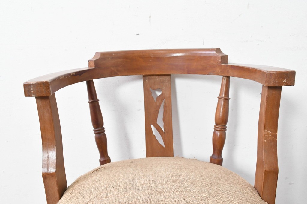 和製アンティーク　草花の透かし意匠がアクセントの回転椅子　(R-086859)