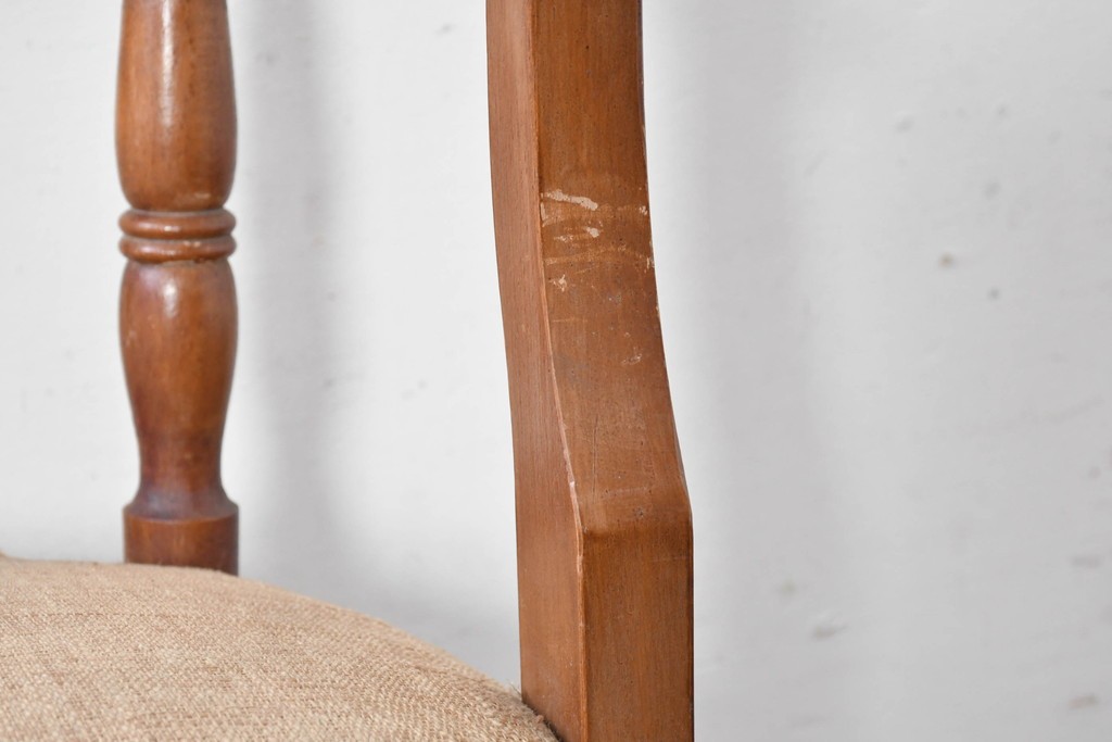 和製アンティーク　草花の透かし意匠がアクセントの回転椅子　(R-086859)