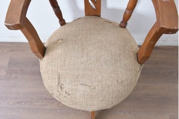 和製アンティーク　草花の透かし意匠がアクセントの回転椅子　(R-086859)