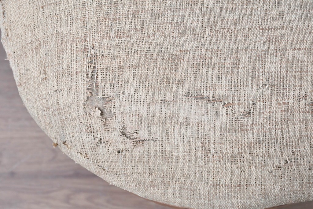 和製アンティーク　草花の透かし意匠がアクセントの回転椅子　(R-086859)