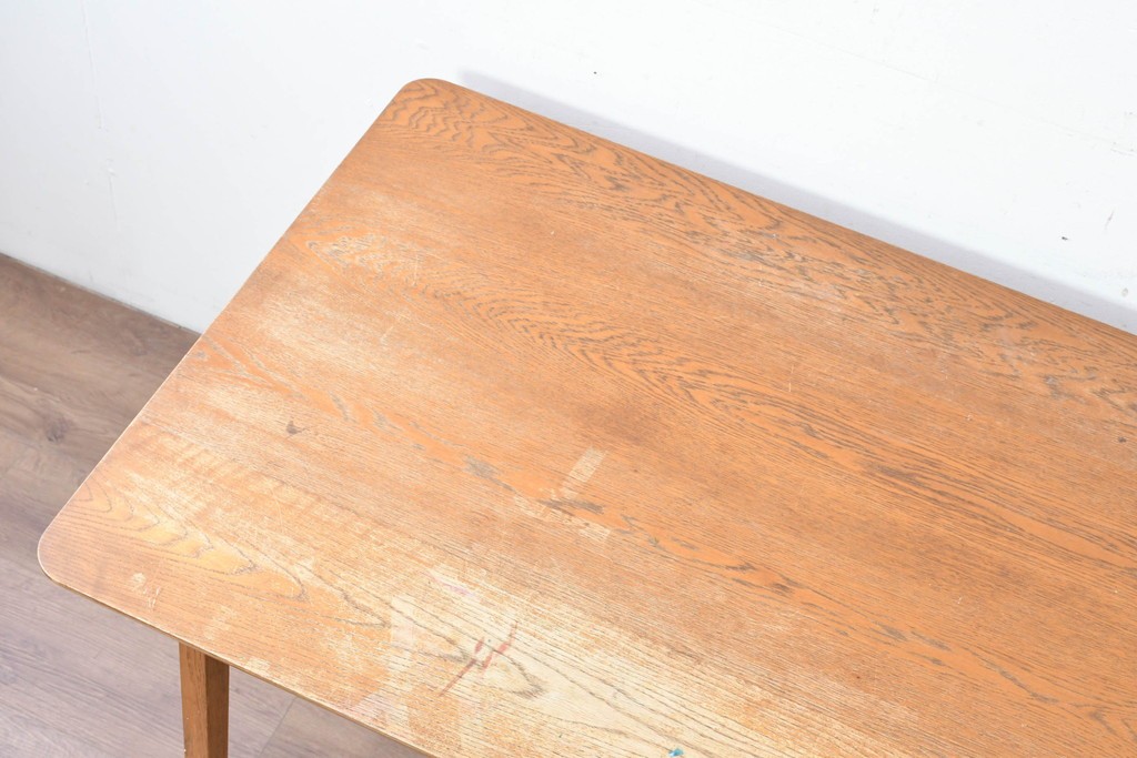 中古　トラックファニチャー(TRUCK FURNITURE)　楢(ナラ)材　無垢材ならではの素朴さが魅力のQUATTRO (クアトロ)ダイニングテーブル　(R-086860)