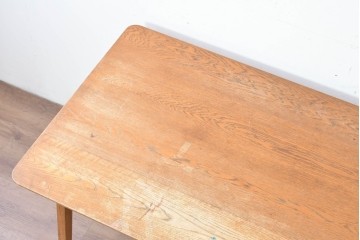 中古　トラックファニチャー(TRUCK FURNITURE)　楢(ナラ)材　無垢材ならではの素朴さが魅力のQUATTRO (クアトロ)ダイニングテーブル　(R-086860)