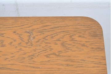 中古　トラックファニチャー(TRUCK FURNITURE)　楢(ナラ)材　無垢材ならではの素朴さが魅力のQUATTRO (クアトロ)ダイニングテーブル　(R-086860)