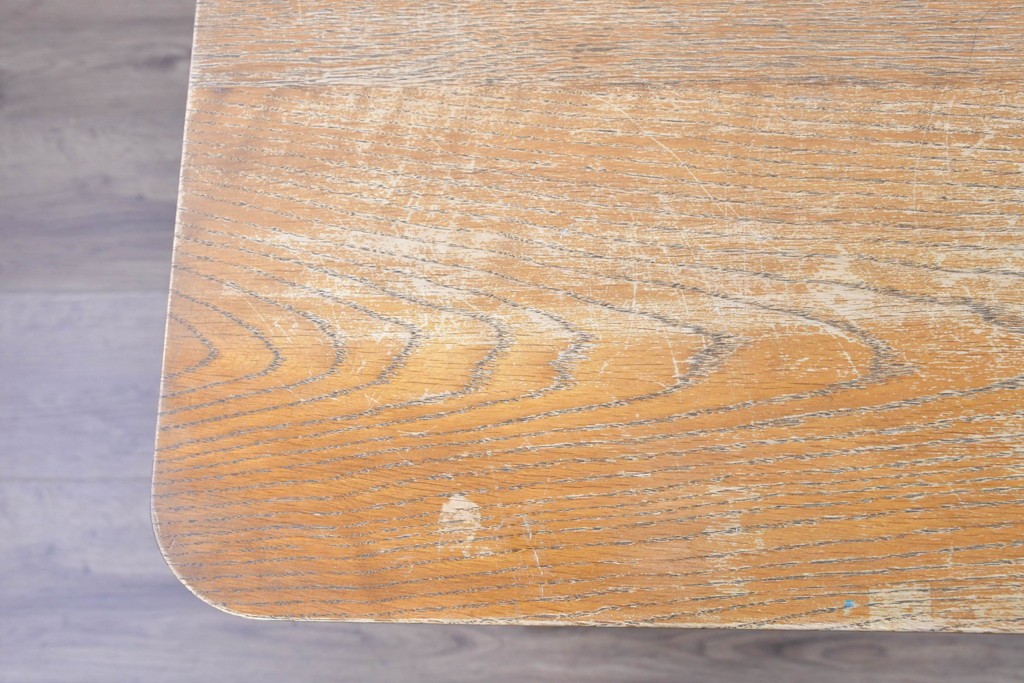 中古　トラックファニチャー(TRUCK FURNITURE)　楢(ナラ)材　無垢材ならではの素朴さが魅力のQUATTRO (クアトロ)ダイニングテーブル　(R-086860)