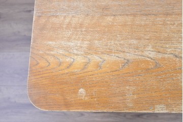 中古　トラックファニチャー(TRUCK FURNITURE)　楢(ナラ)材　無垢材ならではの素朴さが魅力のQUATTRO (クアトロ)ダイニングテーブル　(R-086860)