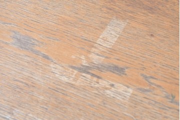 中古　トラックファニチャー(TRUCK FURNITURE)　楢(ナラ)材　無垢材ならではの素朴さが魅力のQUATTRO (クアトロ)ダイニングテーブル　(R-086860)