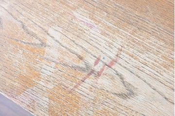 中古　トラックファニチャー(TRUCK FURNITURE)　楢(ナラ)材　無垢材ならではの素朴さが魅力のQUATTRO (クアトロ)ダイニングテーブル　(R-086860)