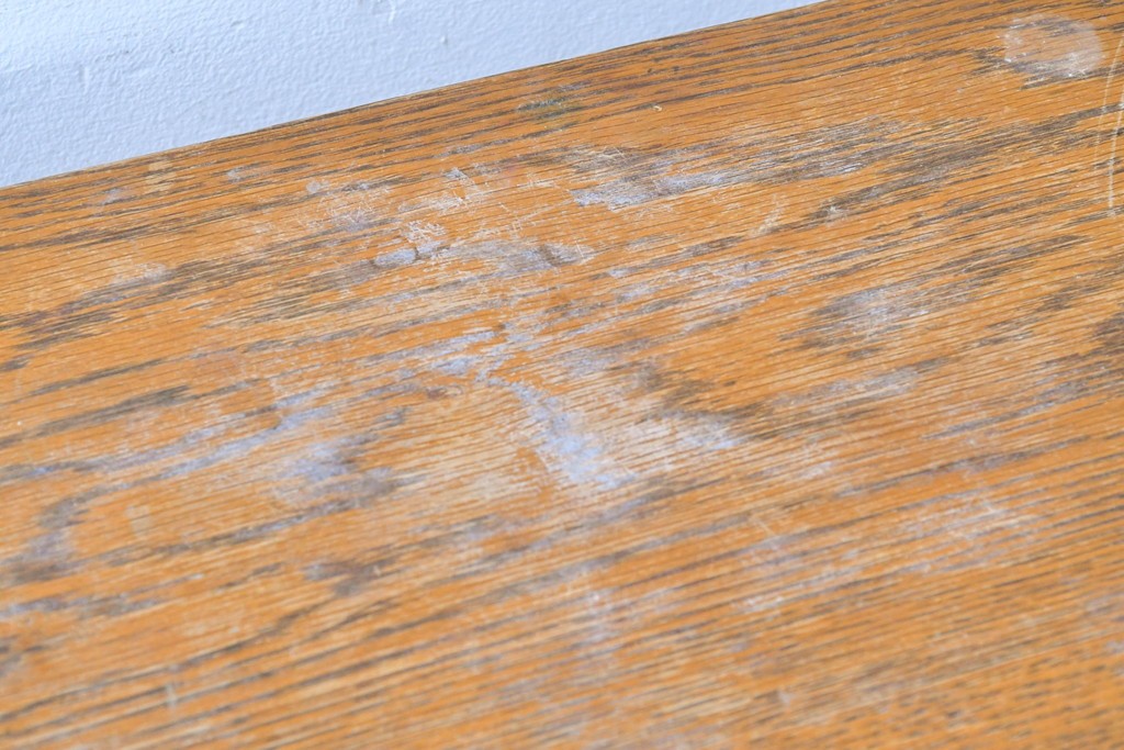 中古　トラックファニチャー(TRUCK FURNITURE)　楢(ナラ)材　無垢材ならではの素朴さが魅力のQUATTRO (クアトロ)ダイニングテーブル　(R-086860)