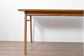 中古　トラックファニチャー(TRUCK FURNITURE)　楢(ナラ)材　無垢材ならではの素朴さが魅力のQUATTRO (クアトロ)ダイニングテーブル　(R-086860)