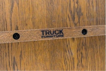 中古　トラックファニチャー(TRUCK FURNITURE)　楢(ナラ)材　無垢材ならではの素朴さが魅力のQUATTRO (クアトロ)ダイニングテーブル　(R-086860)