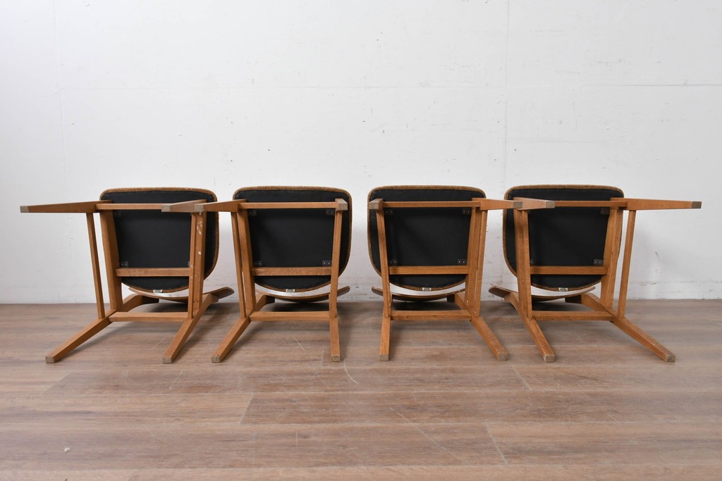 中古　トラックファニチャー(TRUCK FURNITURE)　楢(ナラ)材　ナチュラルな素材感が魅力のTORCH(トーチ)チェア4脚セット　定価(4脚合計)約32万7千円　(R-086861)